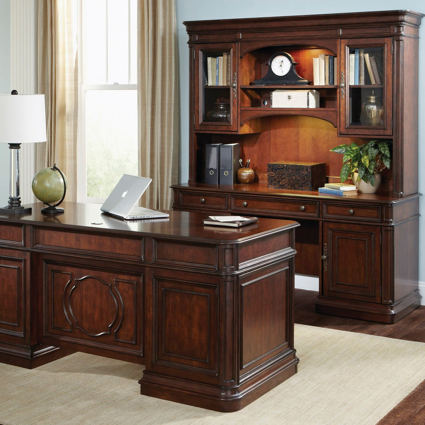 Brayton Manor Executive Desk Set 273-HOJ-5JES