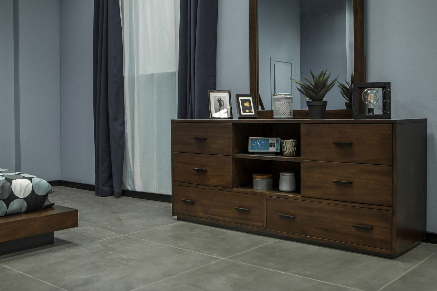 Fantasia 6 Drawer Dresser by VIG