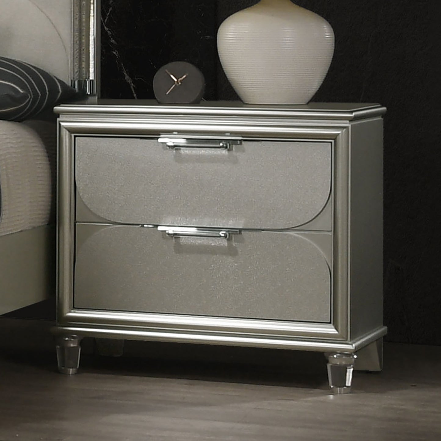 Sheridan 4 Pc Silver Bedroom Collection