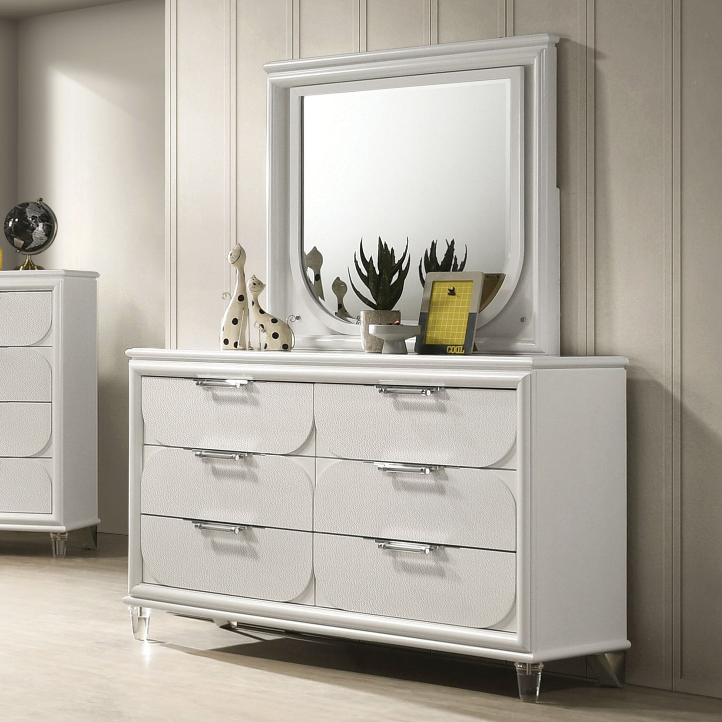 Lareina Dresser FM72081WH-D