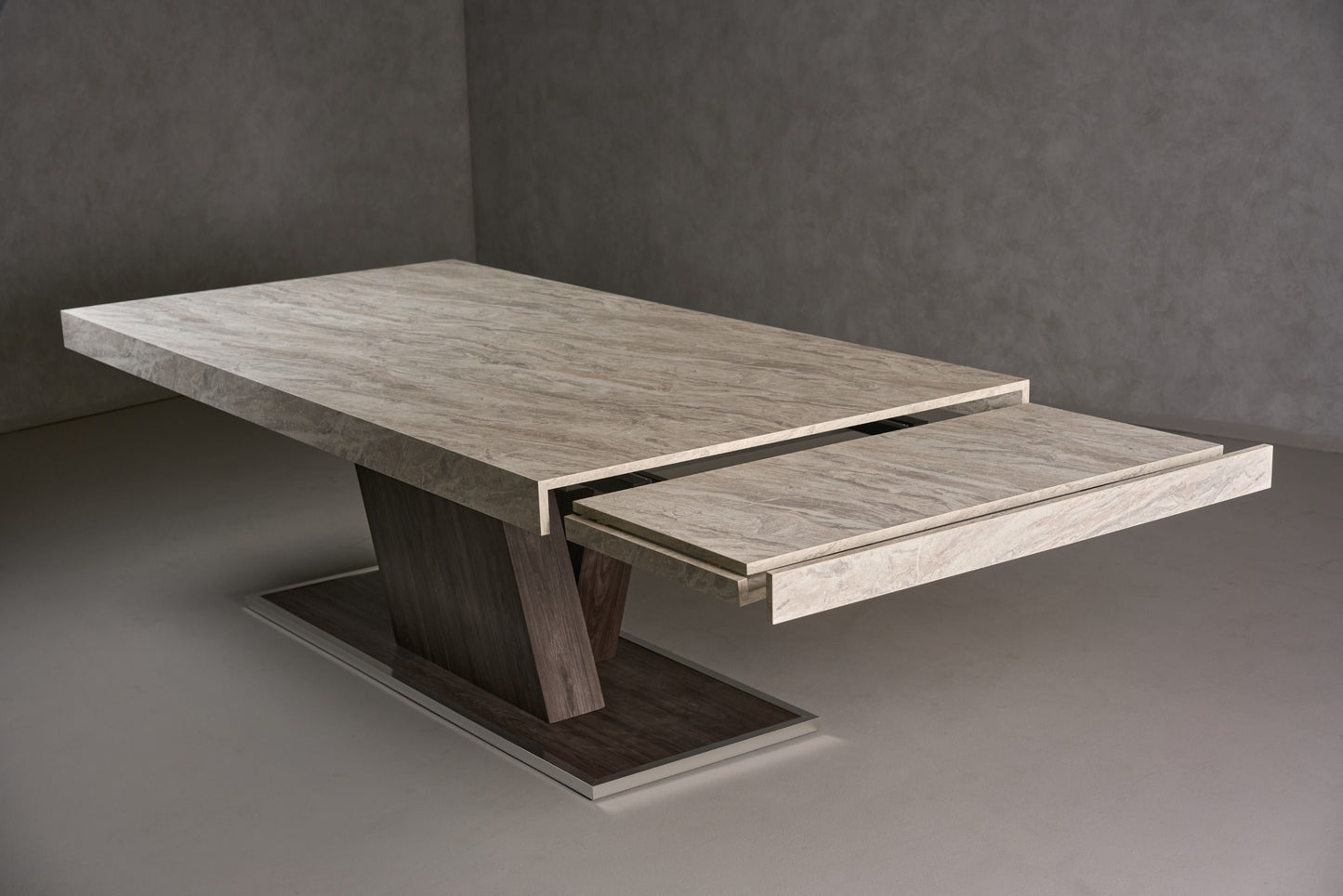 Nova Domus Cairo - Italian Modern Extendable Dining Table