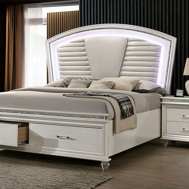 Cama tamaño queen Maddie CM7899Q