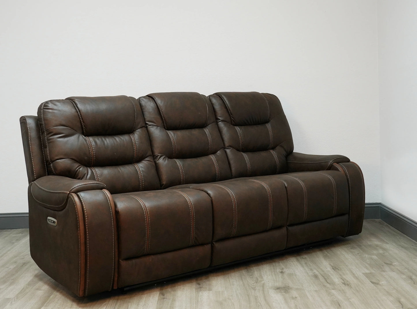 Sofá y loveseat eléctrico Calico Kian USA 152