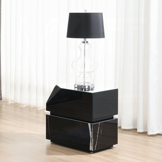 Drisana End Table LV03866