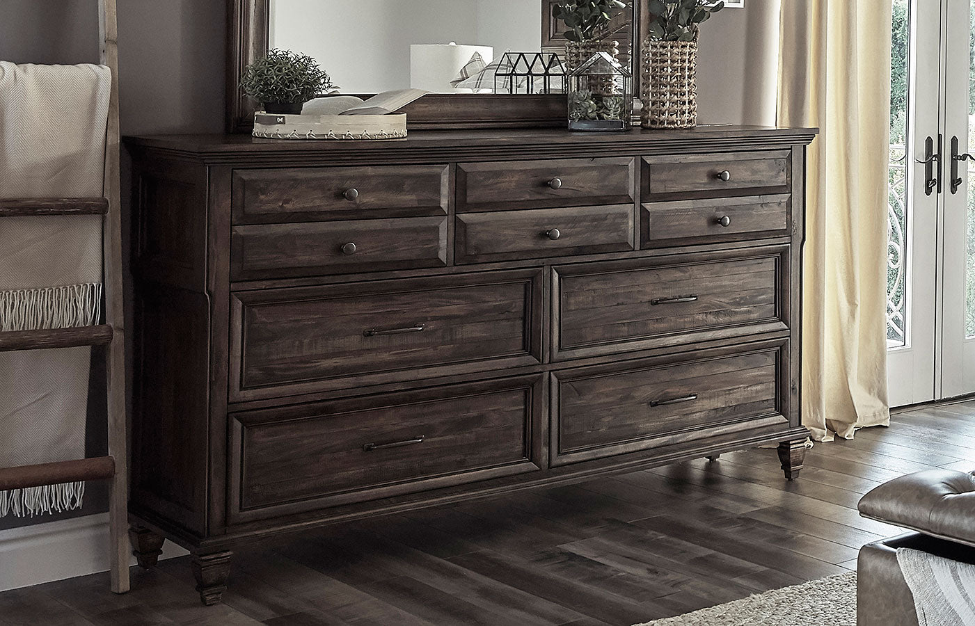 Avenue 10 Drawer Dresser 223033