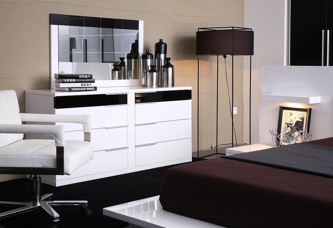 Impera Bedroom Collection by VIG - Contemporary